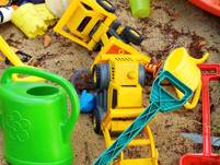Quelle: https://pixabay.com/de/photos/sand-sandkasten-spielzeug-1573326/